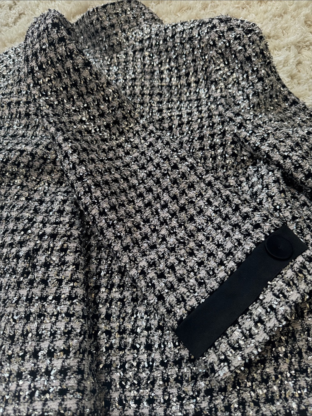 St. John Black, White, and Silver Tweed Collar Jacket-NEW Size 4 - Picture 6 of 7